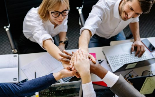 Biznesa ideju un komandu veidošana